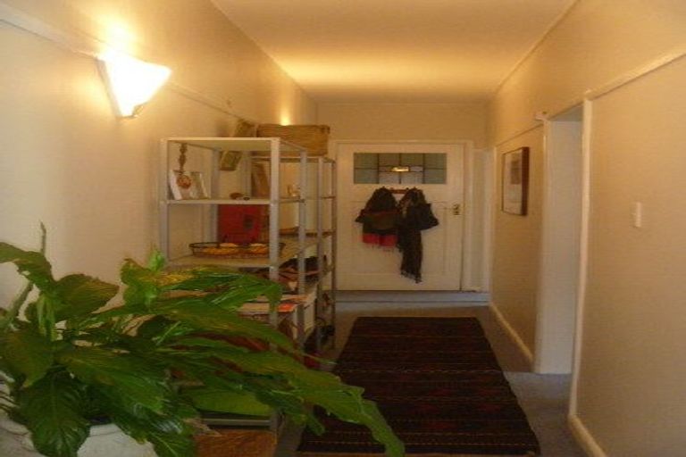 Photo of property in Hobson Flats, 1u2 Hobson Street, Pipitea, Wellington, 6011