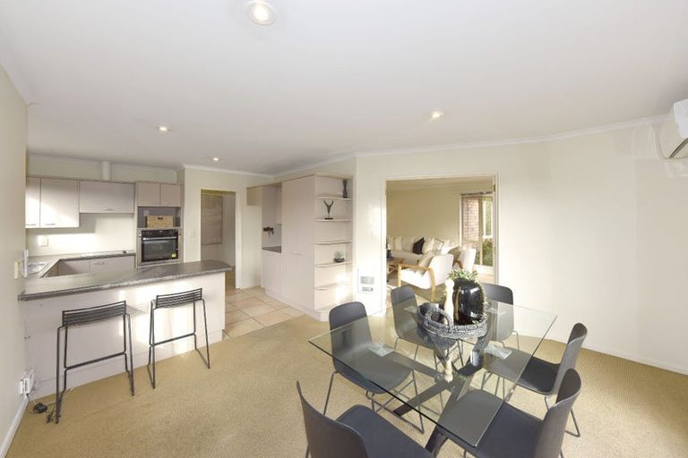 Photo of property in 8 Scarlet Lane, Redwood, Christchurch, 8051