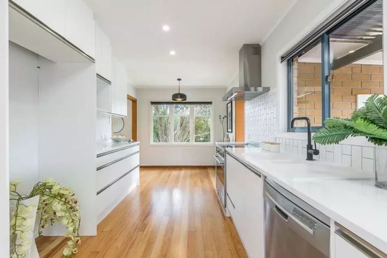 Photo of property in 63 Kervil Avenue, Te Atatu Peninsula, Auckland, 0610