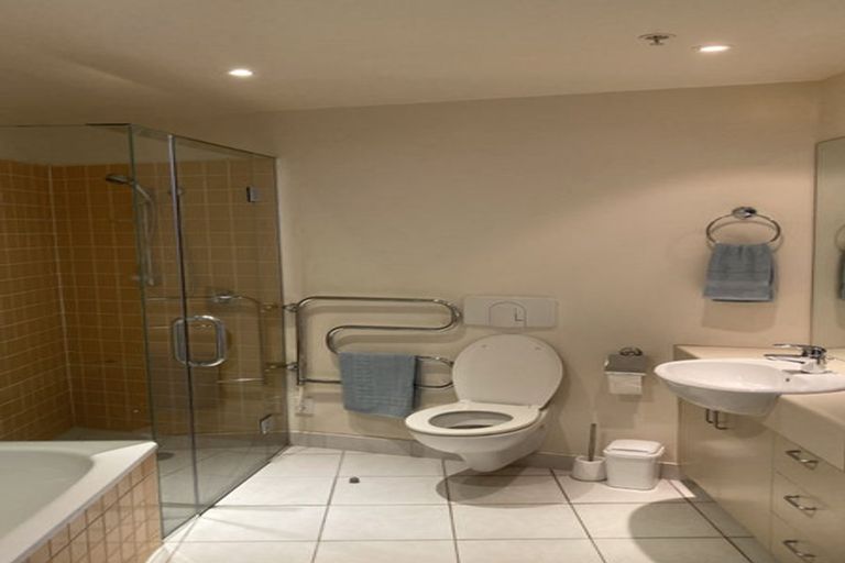 Photo of property in 11/80u Salamanca Road, Kelburn, Wellington, 6012