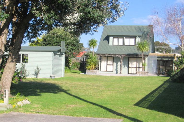 Photo of property in 106 Linton Crescent, Whangamata, 3620