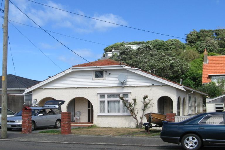 Photo of property in 5 Moselle Street, Island Bay, Wellington, 6023
