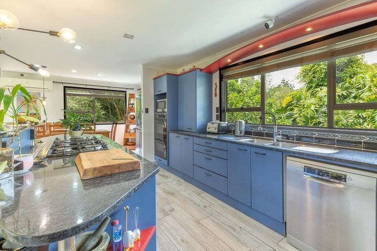 Photo of property in 44 Coroglen Avenue, Birkenhead, Auckland, 0626