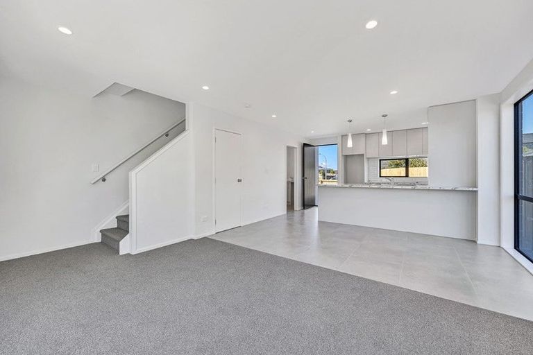 Photo of property in 11a Kelburn Lane, Mangere, Auckland, 2022