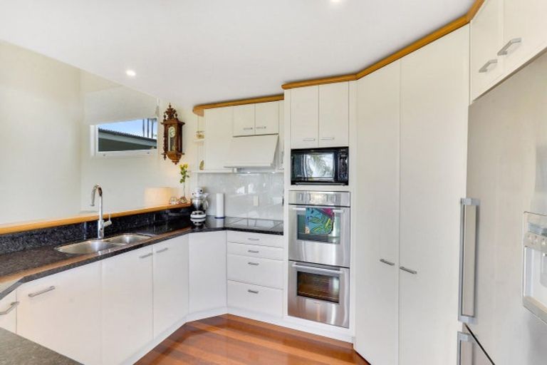 Photo of property in 10 Takutai Avenue, Bucklands Beach, Auckland, 2012