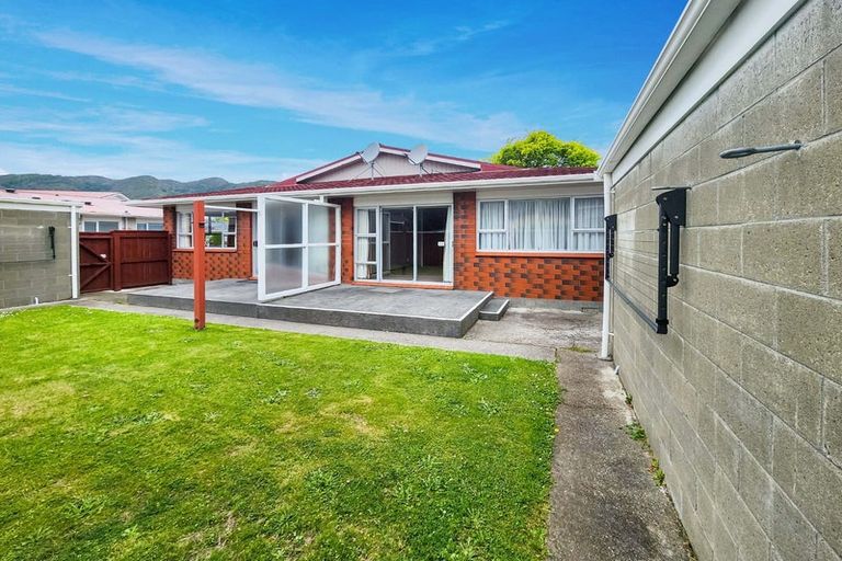 Photo of property in 2 Ferretti Grove, Avalon, Lower Hutt, 5011