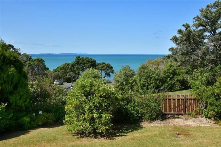 Photo of property in 4 Lea Place, Stanmore Bay, Whangaparaoa, 0932