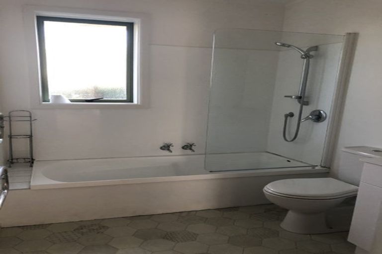 Photo of property in 70 Whincops Road, Halswell, Christchurch, 8025