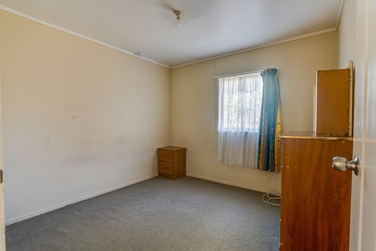 Photo of property in 15 Camden Place, Papatoetoe, Auckland, 2025