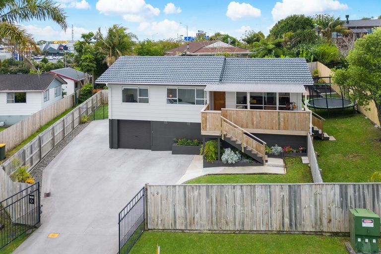 Photo of property in 31 Oreil Avenue, West Harbour, Auckland, 0618