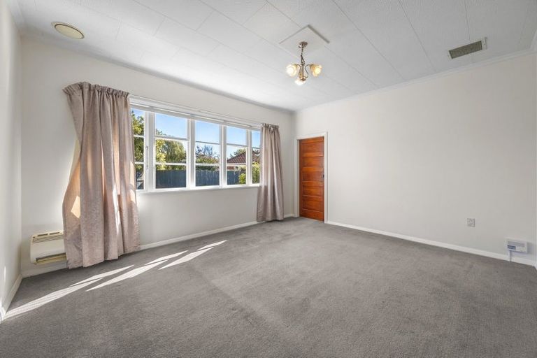 Photo of property in 33 Riley Crescent, Woolston, Christchurch, 8023