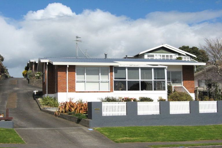 Photo of property in 3/66 Waiwaka Terrace, Strandon, New Plymouth, 4312