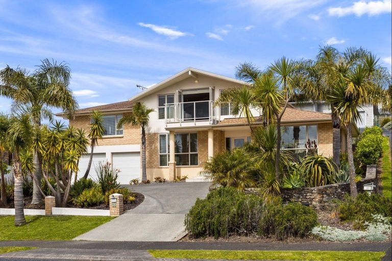 Photo of property in 52 Grovenor Drive, Orewa, 0931