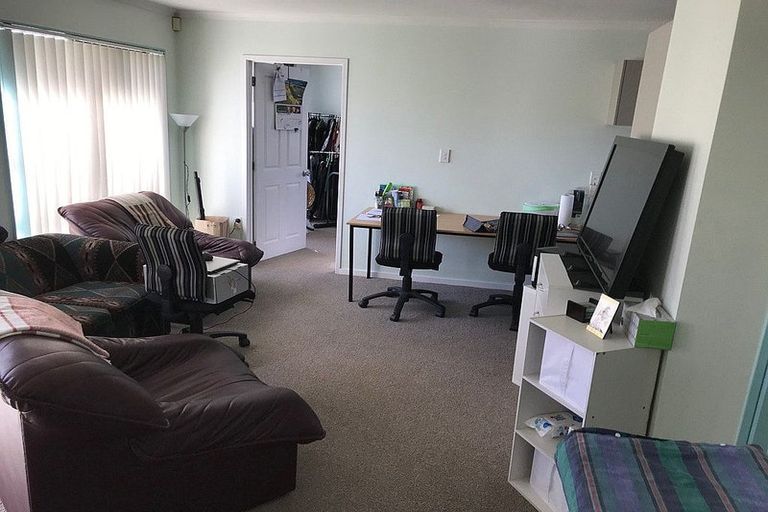 Photo of property in 2 Thomas Road, Mangere, Auckland, 2022