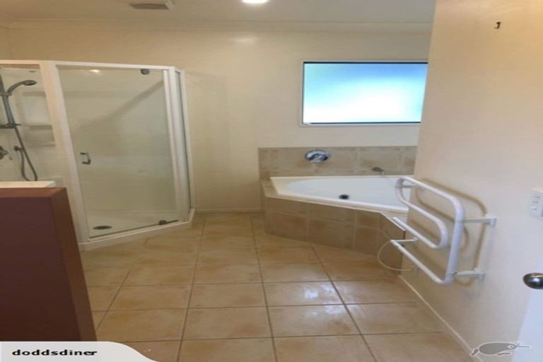 Photo of property in 25 Chippenham Grove, Churton Park, Wellington, 6037