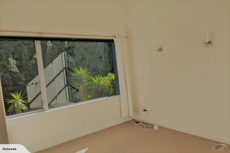 Photo of property in 31 Tiketike Way, Brooklyn, Wellington, 6021