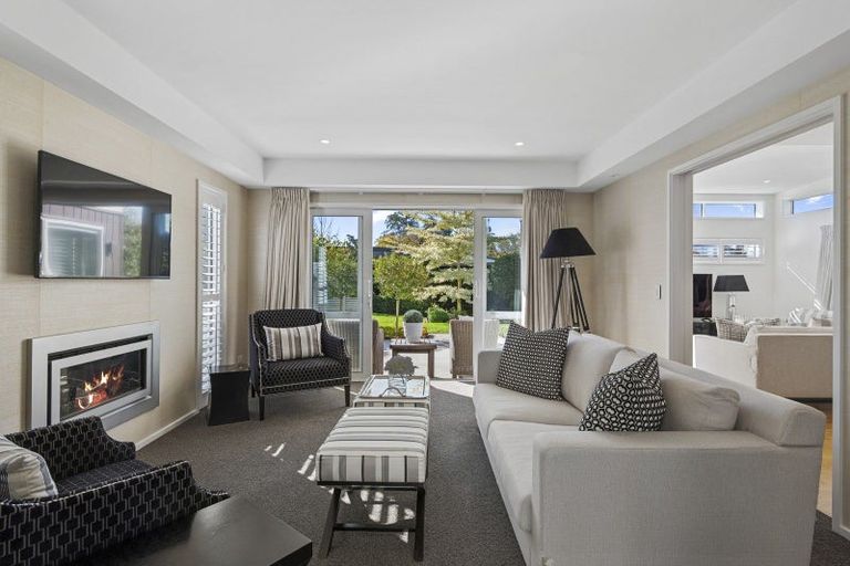 Photo of property in 128 Fendalton Road, Fendalton, Christchurch, 8052