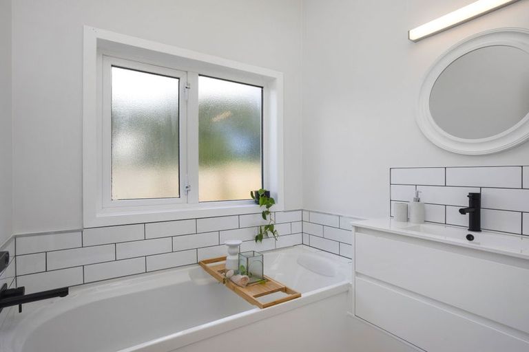 Photo of property in 18 Rimu Road, Raumati Beach, Paraparaumu, 5032
