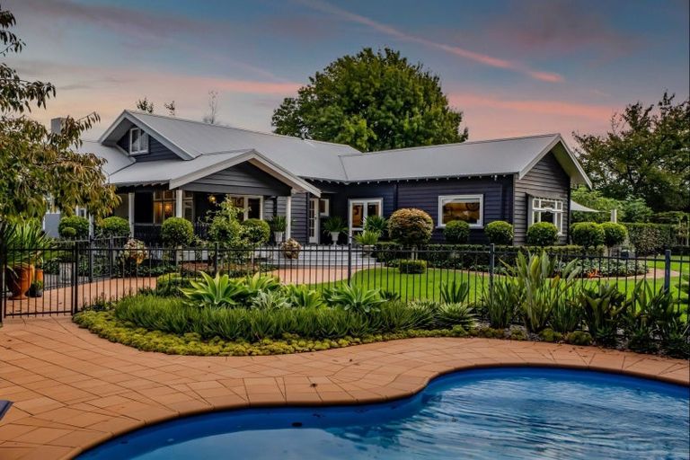 Photo of property in 500 Richmond Road, Lepperton, New Plymouth, 4373