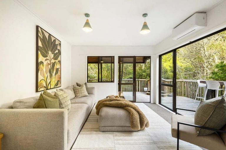 Photo of property in 1/5 Glenbush Place, Birkenhead, Auckland, 0626