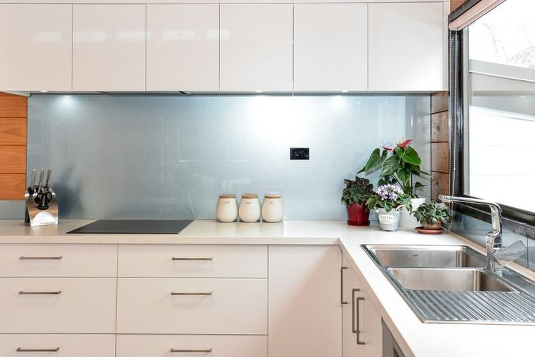 Photo of property in 11 Lake Domain Drive, Frankton, Hamilton, 3204