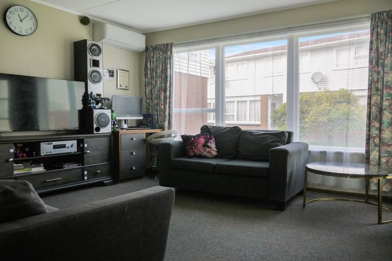 Photo of property in Oberon Flats, 48a Merton Street, Trentham, Upper Hutt, 5018