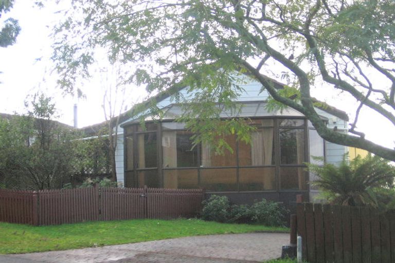 Photo of property in 94 Reynella Drive, Massey, Auckland, 0614