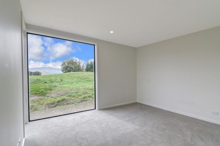 Photo of property in 7 Kotuku Lane, Jacks Point, Queenstown, 9371