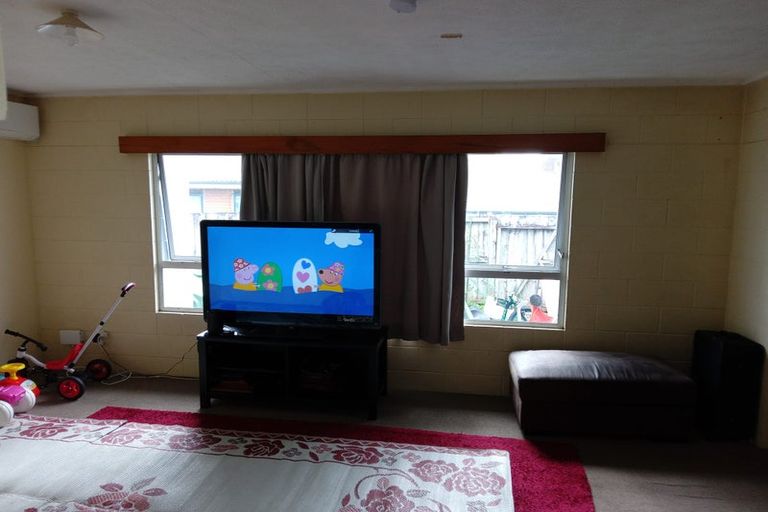 Photo of property in 2/4 Idlewild Avenue, Mangere, Auckland, 2022