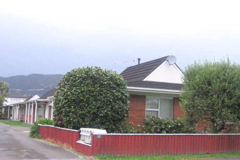 Photo of property in 4/14 Fuller Grove, Woburn, Lower Hutt, 5010