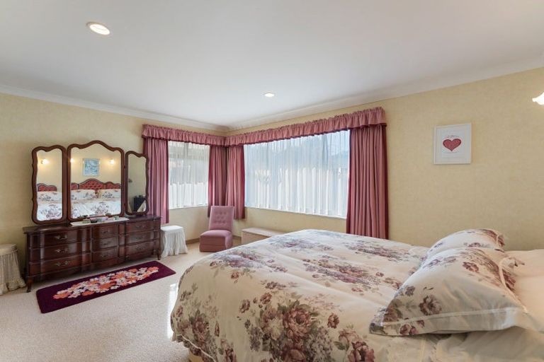 Photo of property in 5 Tararua Crescent, Otaki, 5512