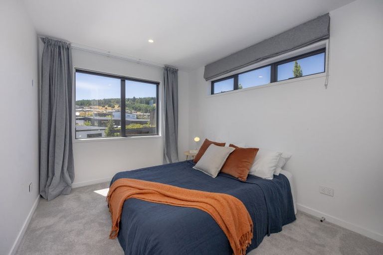 Photo of property in 1 Kamahi Street, Wanaka, 9305