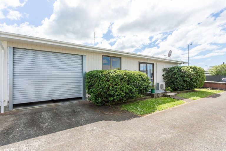 Photo of property in 28 Miller Street, Dannevirke, 4930