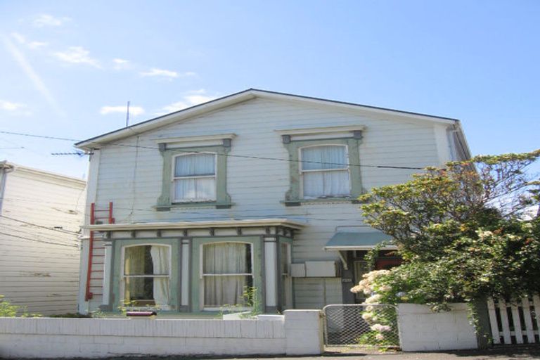 Photo of property in 127 Tasman Street, Mount Cook, Wellington, 6021