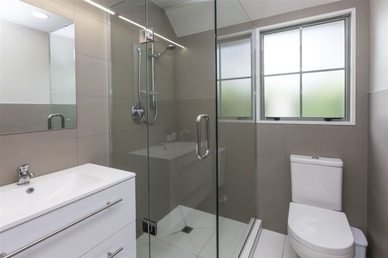 Photo of property in 2c Chislehurst Place, Bryndwr, Christchurch, 8052