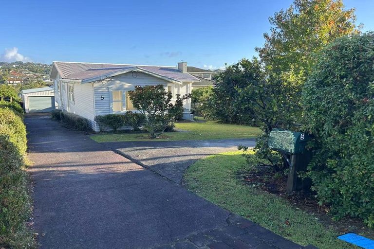 Photo of property in 1/5 Arran Road, Browns Bay, Auckland, 0630