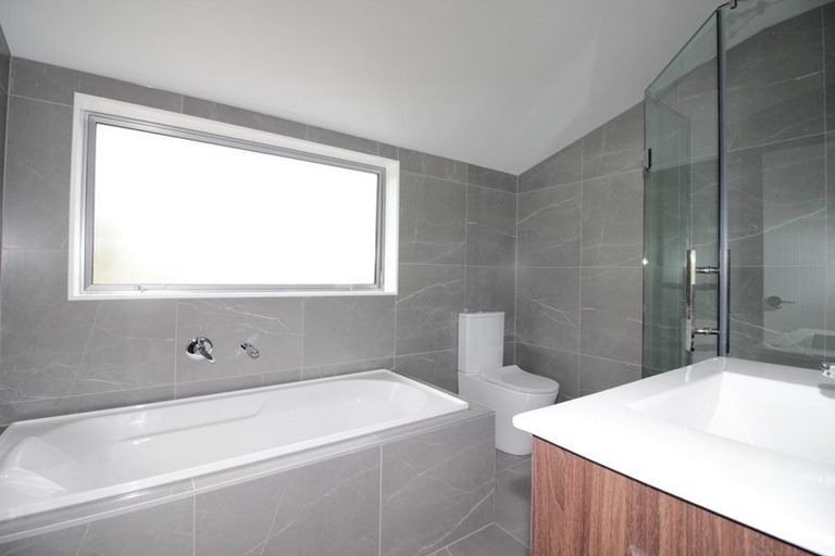 Photo of property in 4 Kearney Place, Massey, Auckland, 0614