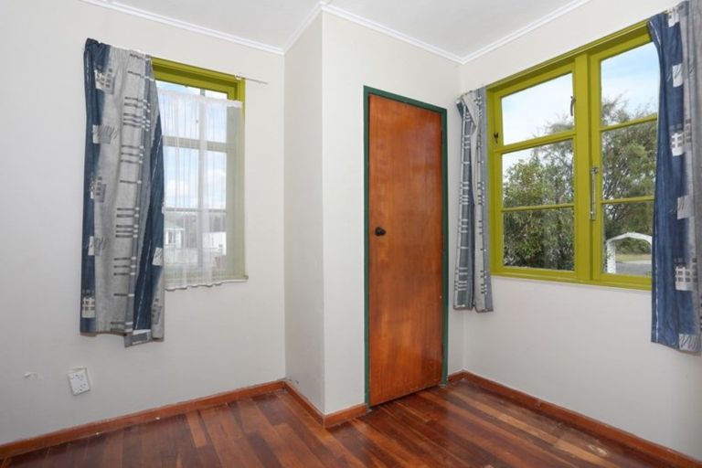 Photo of property in 17 Lyon Street, Marton, 4710