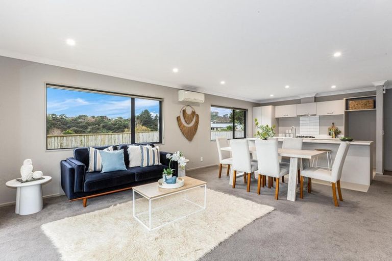 Photo of property in 44a Staithes Drive North, Whitby, Porirua, 5024