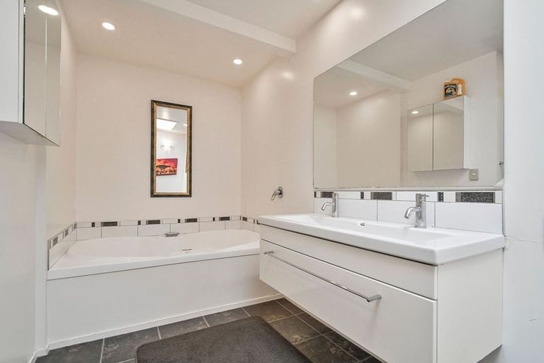 Photo of property in 11b Awarua Crescent, Havelock North, 4130