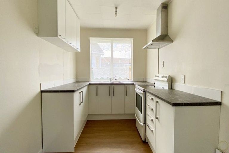 Photo of property in 26a Roberts Road, Te Atatu South, Auckland, 0610