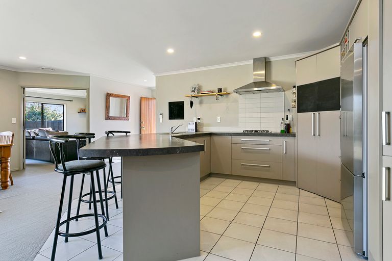 Photo of property in 24 Jasmine Place, Cambridge, 3434