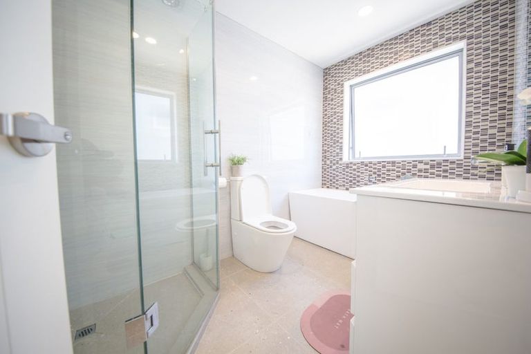 Photo of property in 33 Lockheed Street, Hobsonville, Auckland, 0618