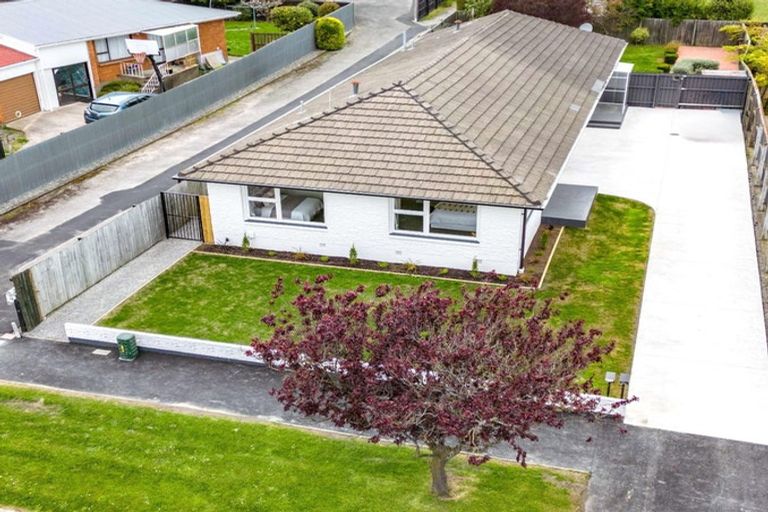Photo of property in 84 Roberta Drive, Somerfield, Christchurch, 8024
