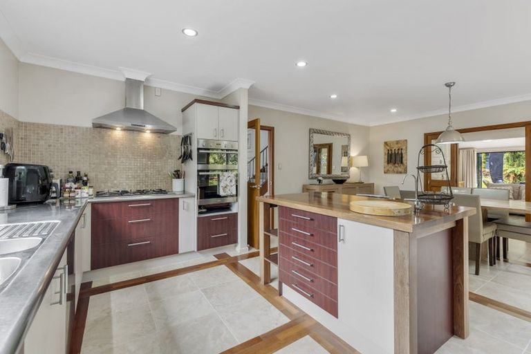 Photo of property in 14 Ngaio Road, Titirangi, Auckland, 0604