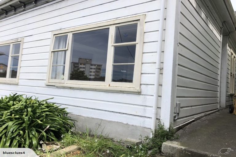 Photo of property in 128 Wallace Street, Mount Cook, Wellington, 6021