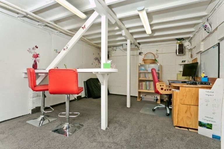 Photo of property in 1/9 Lancelot Place, Glenfield, Auckland, 0629