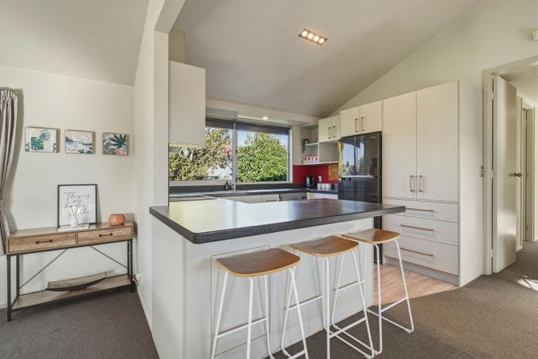 Photo of property in 37 Basley Road, Owhata, Rotorua, 3010