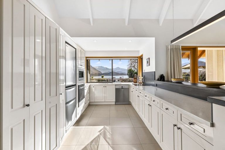 Photo of property in 186 Beacon Point Road, Wanaka, 9305