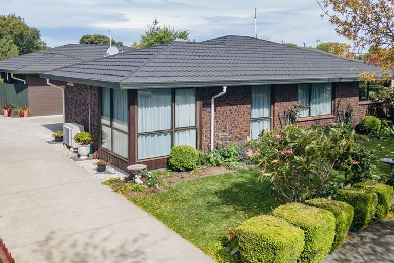 Photo of property in 1/14 Gatonby Place, Avonhead, Christchurch, 8042